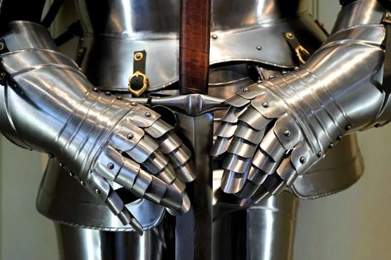 Ancient Armour Collecting: History, Craftsmanship and Technology