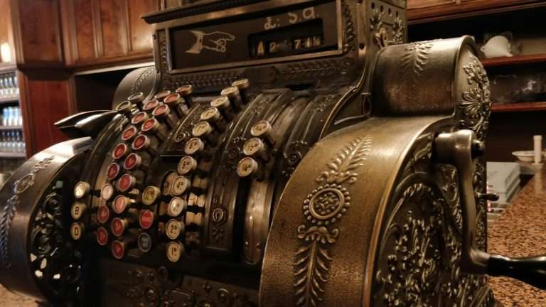 Cash Register Collecting: Ringing up the History, Charm and Value